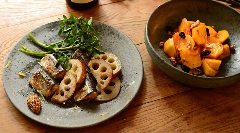 秋の心を満たす、簡単・秋刀魚のコンフィと柿のシナモンマリネのレシピ｜北欧インテリア通販サイト greeniche（グリニッチ）