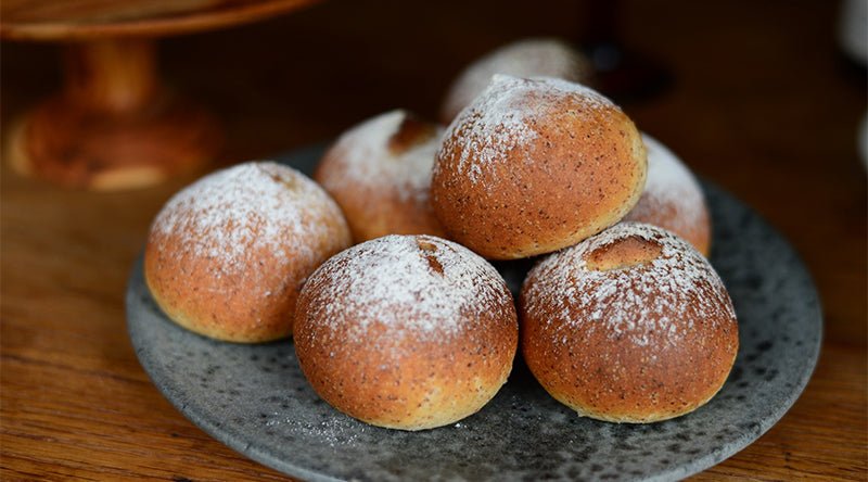 『焼き立てが美味しい基本のミルクグラハムブレッド』｜北欧インテリア通販サイト greeniche（グリニッチ）