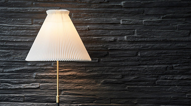 北欧の名作照明「レ・クリント」のフロアランプが叶える上質な灯りのある暮らし｜北欧インテリア通販サイト greeniche（グリニッチ）