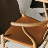 Yチェア（ワイチェア）CH24P レザー座面 | Hans. J. Wegner (ハンス・J・ウェグナー) カール・ハンセン＆サン【正規販売店】デンマークデザイン