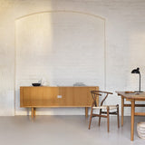 CH825 Credenza｜Hans J. Wegner (ハンス・J・ウェグナー) カール・ハンセン＆サン【正規販売店】デンマークデザイン - 北欧家具 北欧インテリア通販サイト greeniche (グリニッチ)