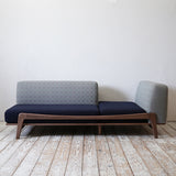 Luu Sofa dop tambourine grey / navy (左右反転仕様) | オーク/ウォルナット/アッシュ無垢材