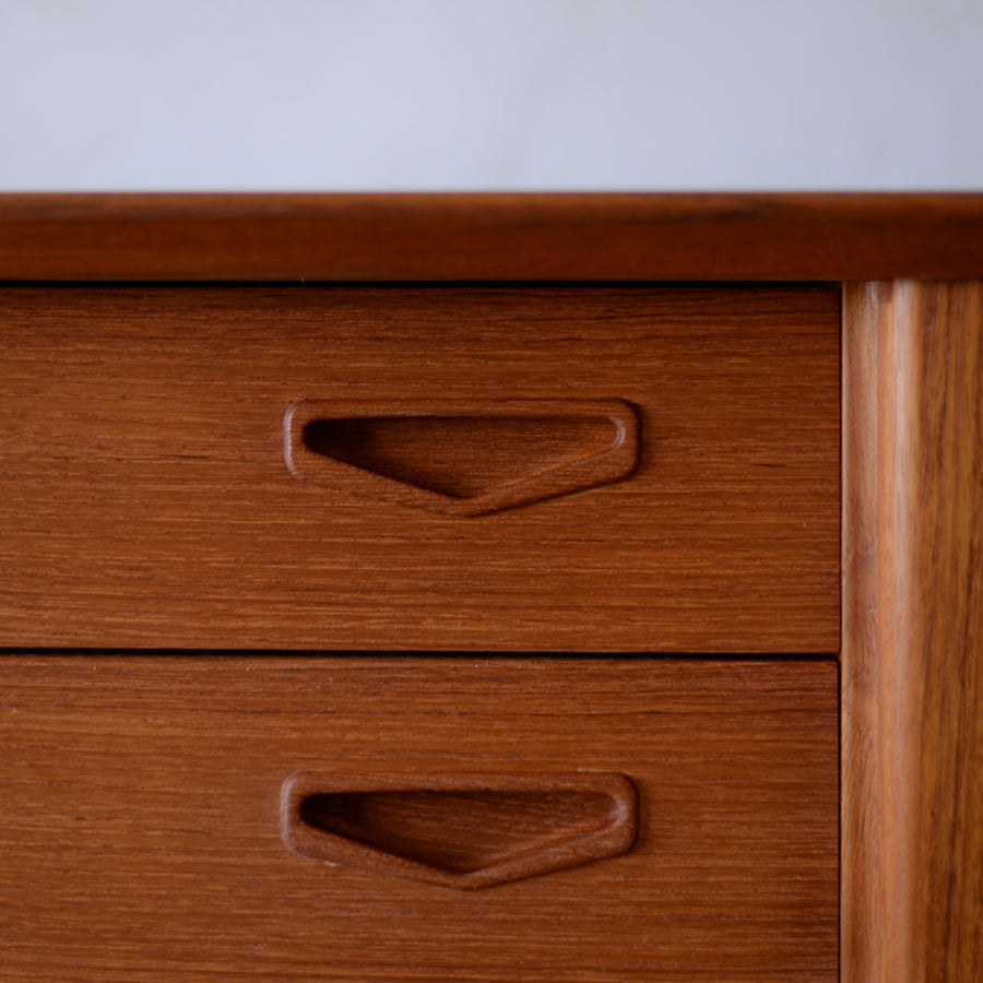 Clausen & Son Side Board D-R507D437