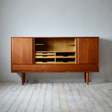 Henry Kjærnulf Sideborad "model 371" D-R612D324