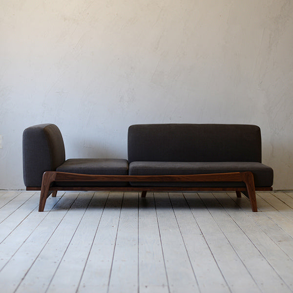 Luu Sofa charcoal | オーク/ウォルナット無垢材