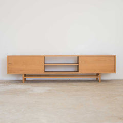 TV Board 1800 | オーク/ウォルナット無垢材｜北欧インテリア通販サイト greeniche（グリニッチ）