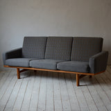 Hans J. Wegner GE236 3P Sofa D-601D171