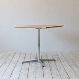 Arne Jacobsen Table 411D433A
