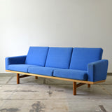 Hans J. Wegner GE236 3P Sofa D-112D457