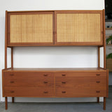Hans J. Wegner RY20 Cabinet D-209D500