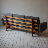 Hans J. Wegner GE236 3P Sofa D-601D171