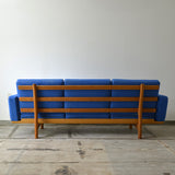 Hans J. Wegner GE236 3P Sofa D-112D457