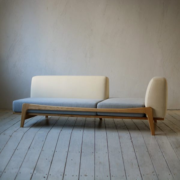 Luu Sofa ecru / gray（左右反転仕様） | オーク/ウォルナット無垢材