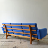 Hans J. Wegner GE236 3P Sofa D-112D457